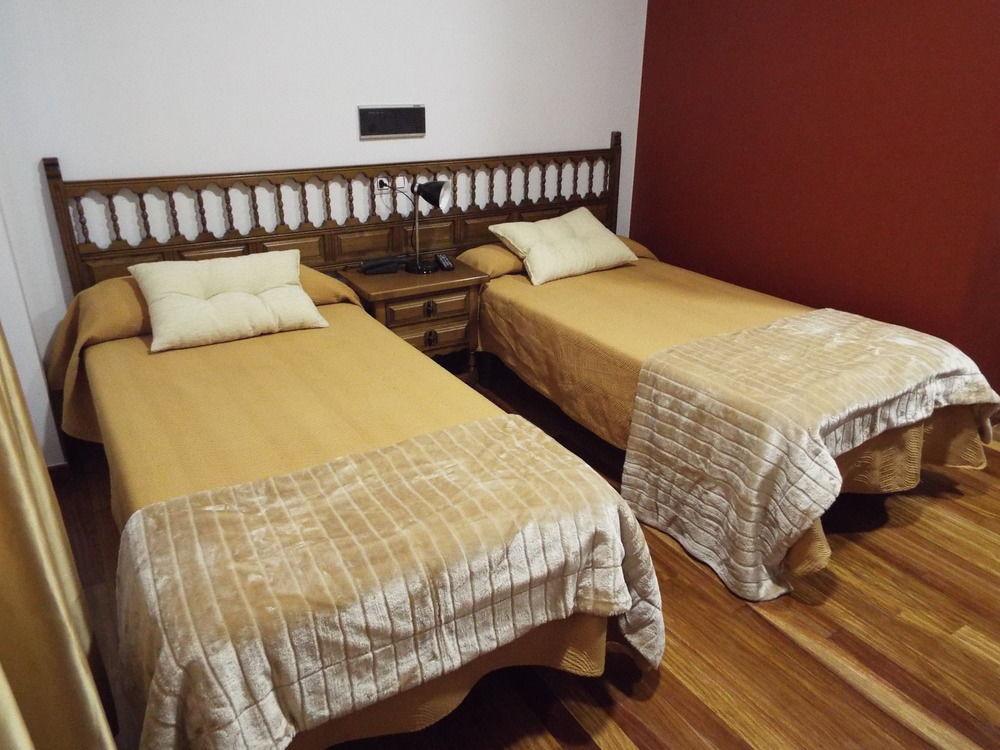 Hotel Ansuina Баньос-де-Мольгас Экстерьер фото
